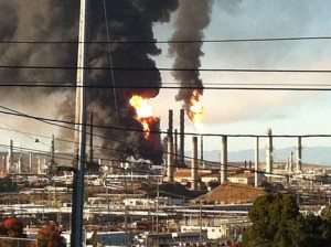 http://richmondconfidential.org/wp-content/uploads/2012/08/Chevron-refinery-fire_HANNA-300x224.jpg